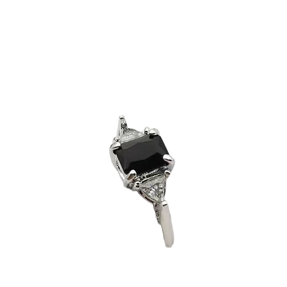 Black Square Stone with Heart Zircon Stones Silver Ring - Picture 5 of 7